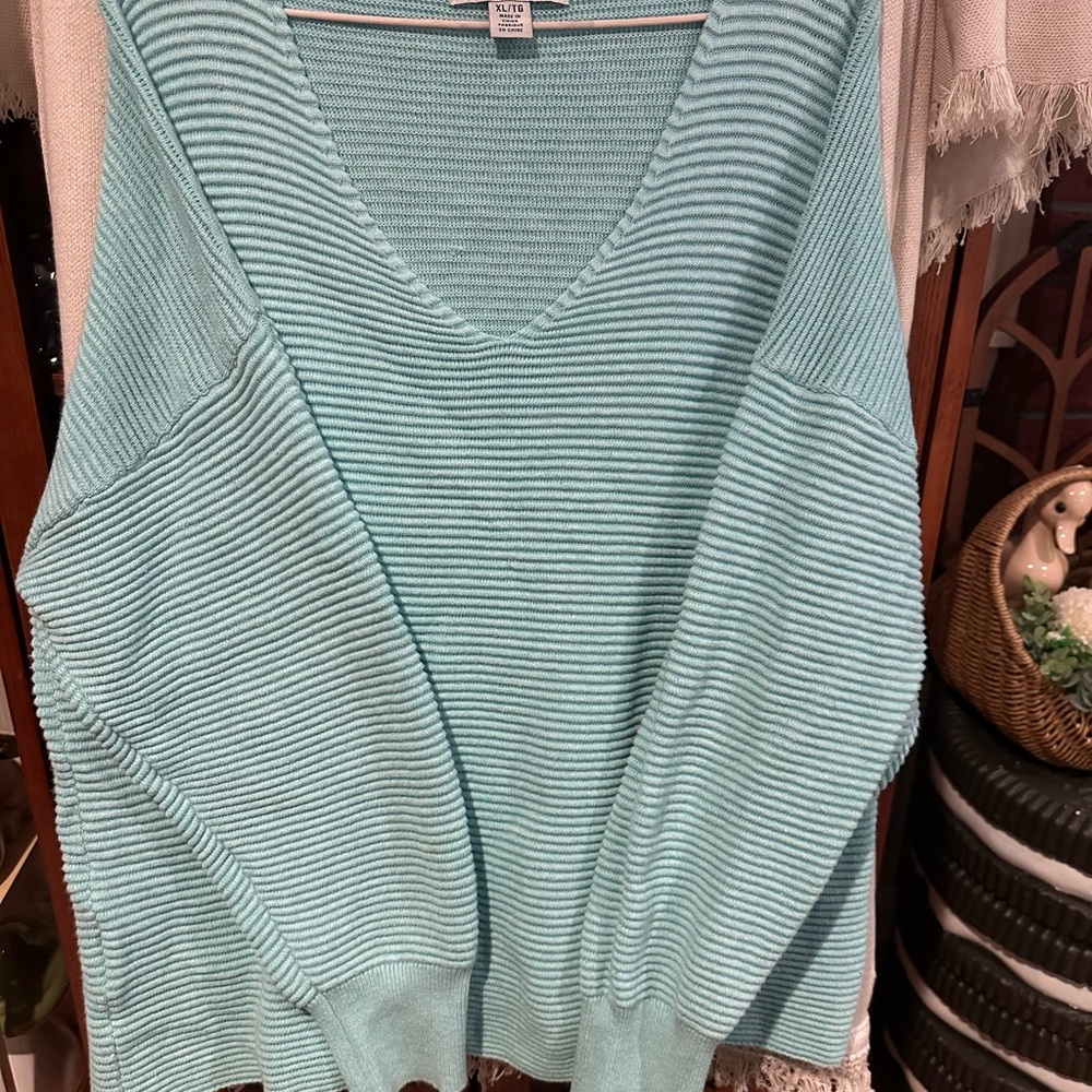 Tommy Bahama Teal Blue V-Neck Sweater (XL)